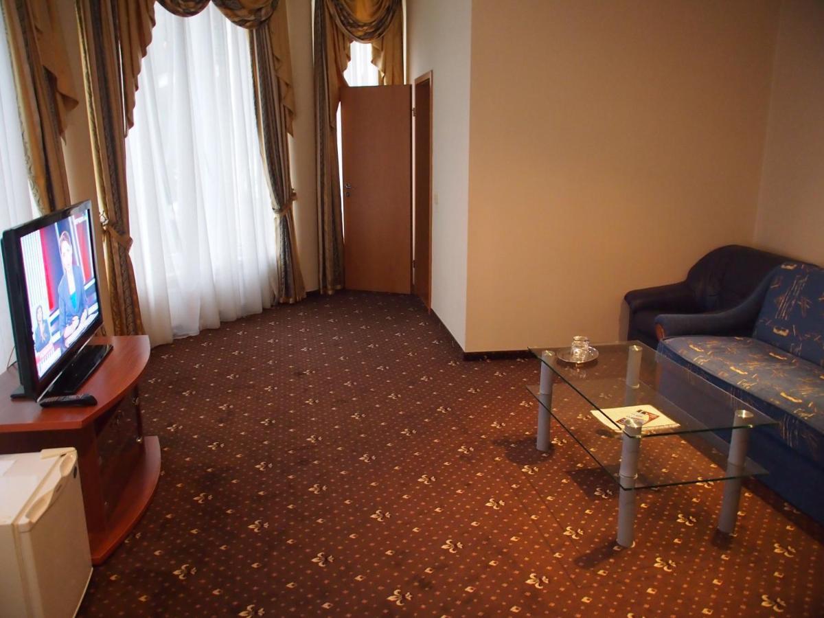 Готель Поляна Квеле Exterior photo